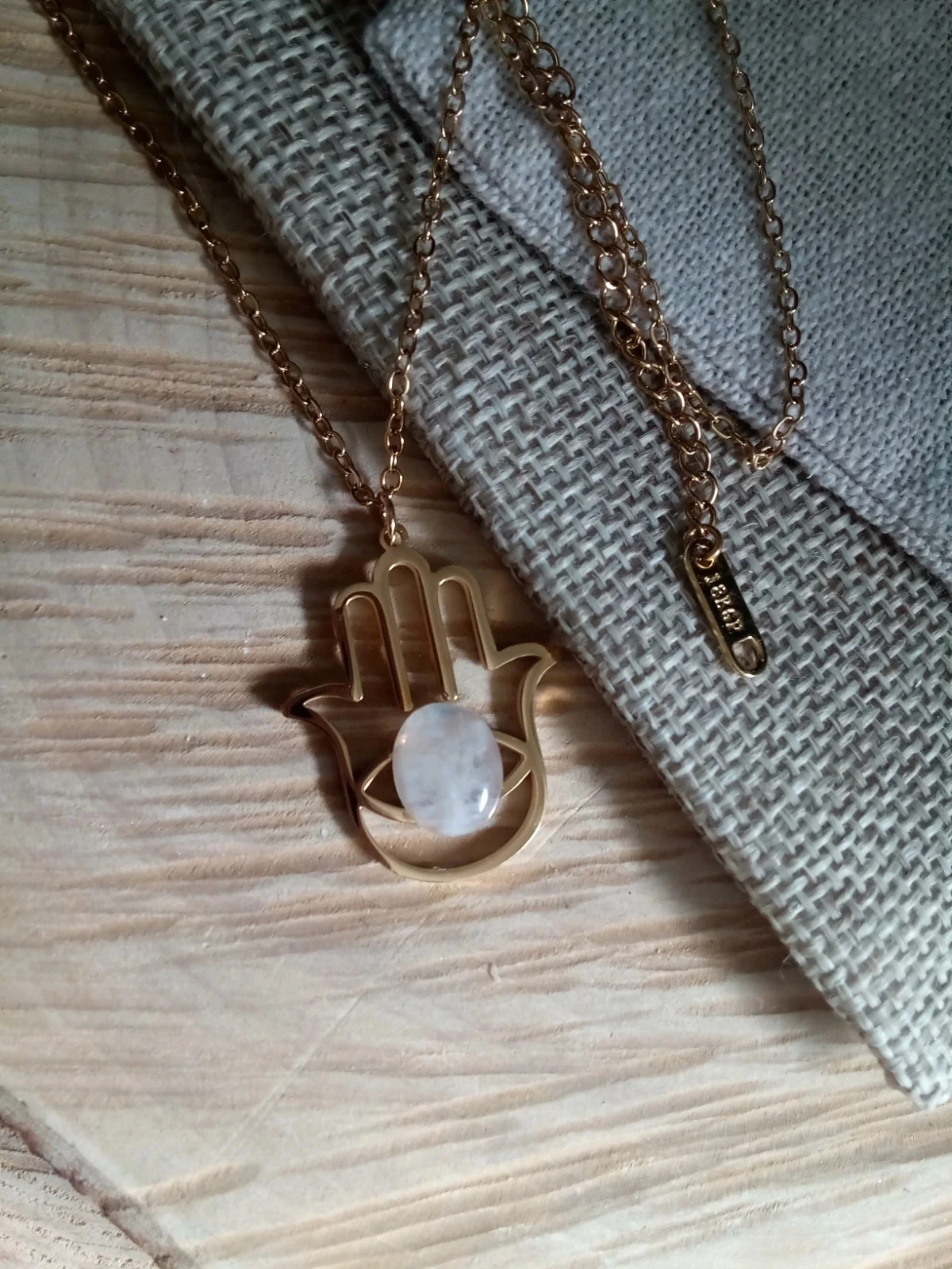 Collier main et pierre de lune – photo 3